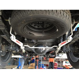 KIT D'ADAPTATION BARRE STABILISATRICE ARRIERE TOYOTA HILUX VIGO