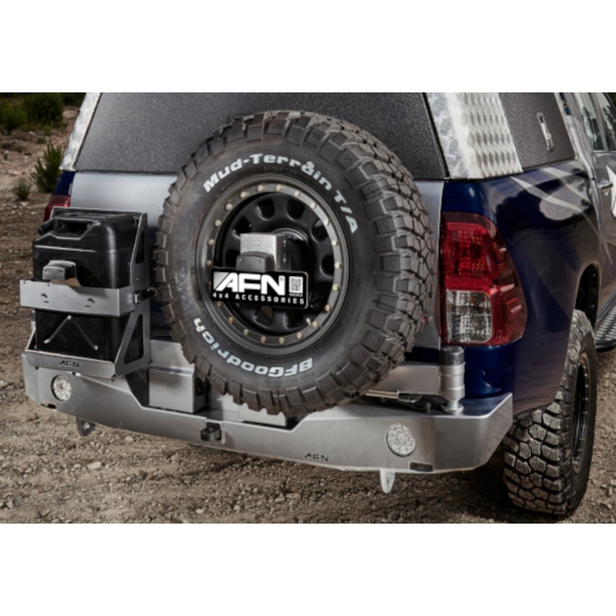 PARE CHOCS ARRIÈRE AVEC SUPPORT JERRYCAN ET ROUE by AFN HILUX REVO