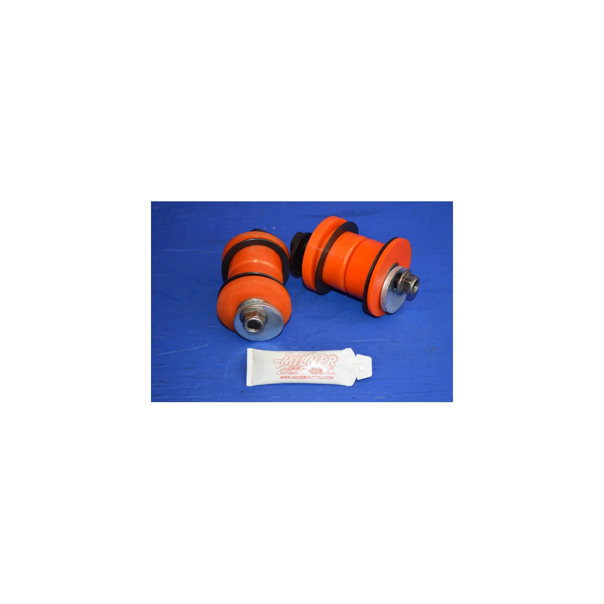 SILENT-BLOCS POLYURETHANE POUR 1 TRIANGLE AVANT INFERIEURE