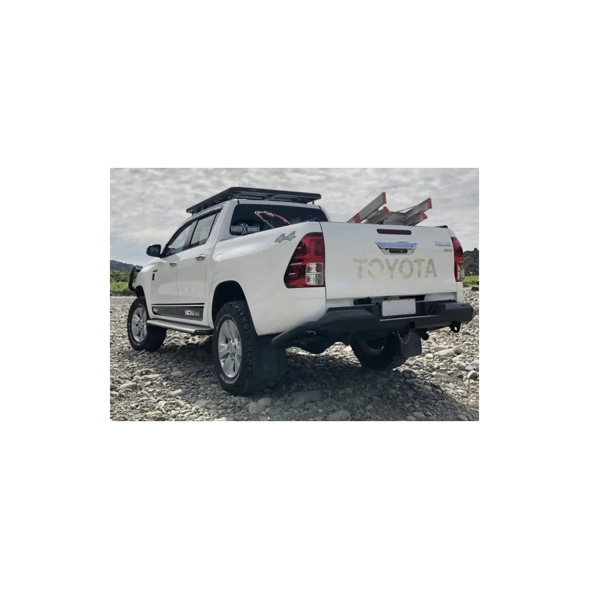 PARE CHOC ARRIÈRE AFN TOYOTA HILUX REVO 2015 +