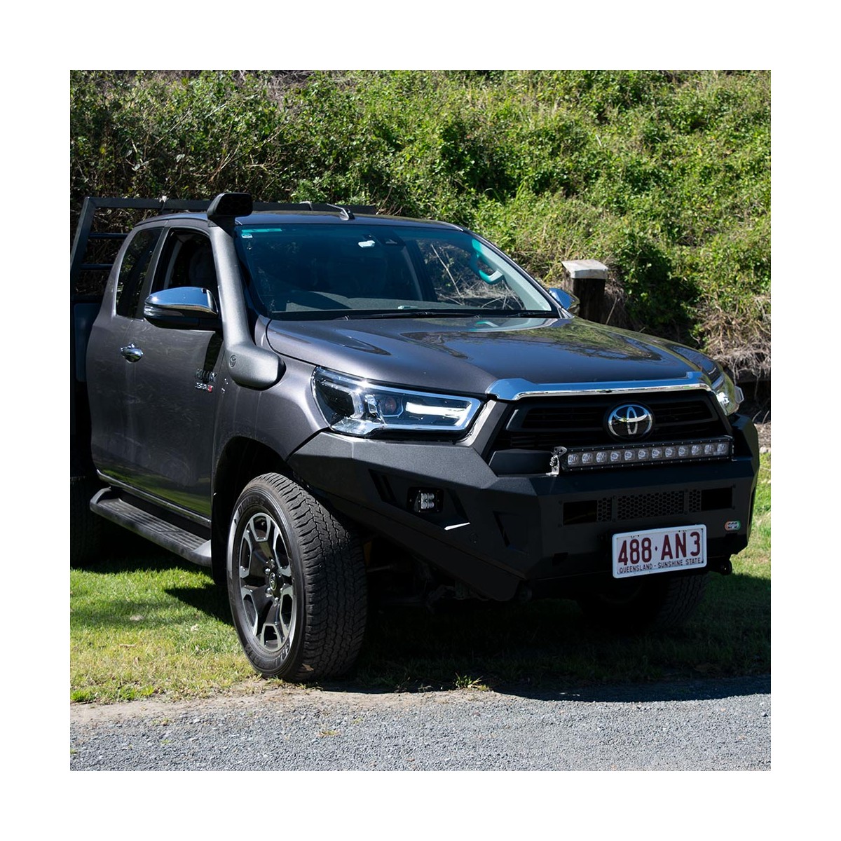 PARE CHOC AVANT TOYOTA HILUX REVO EFS