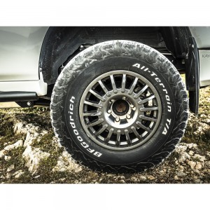 Jante Aluminium BRAID Winrace Grise 7x16 – 6x139.7 ET-25 pour Toyota Land Cruiser Série 80