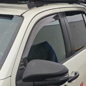 Déflecteurs d'air fumés ClimAir – Toyota Hilux Revo Double Cabine