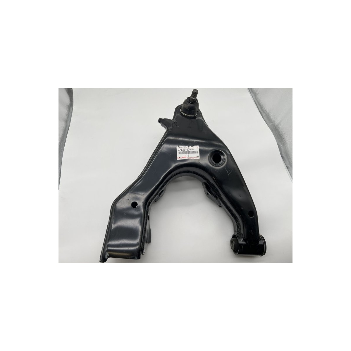 Triangle de suspension inférieur avant droit Land Cruiser 100